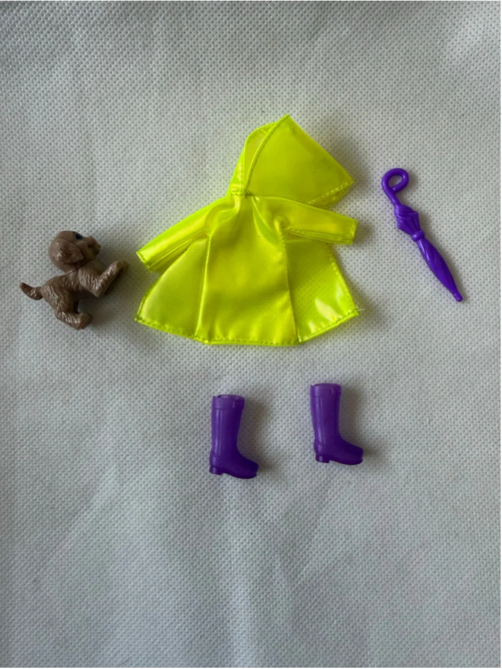 Barbie Club Chelsea Doll Fashion & Accessories Rainy Day Rainboots Dog